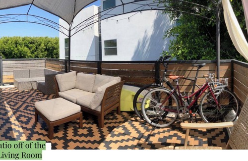 Sunset Park Cottage | ADU with Private Treehouse Vibe! 2br, 1 bath top level of 2-floor ADU.