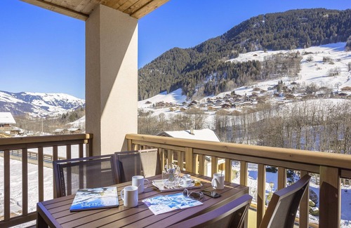 Beaufort Apartment | Adult-Friendly Alpine Flat