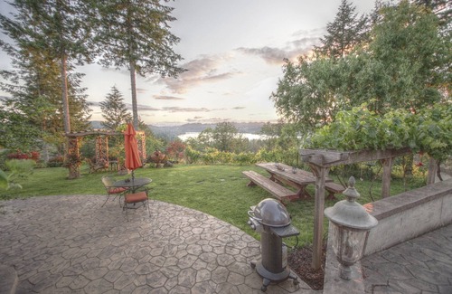 Mossyrock Condo | Adult-only Orion Suite Adytum Sanctuary & First Light Suite upstairs adjoining
