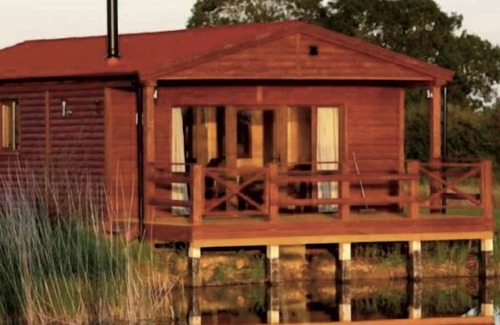 Boston Cabin | Adults only Beautiful Log Cabin near Boston & Skegness