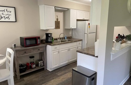 Holly Apartment | Adventure Acres- Suite B8