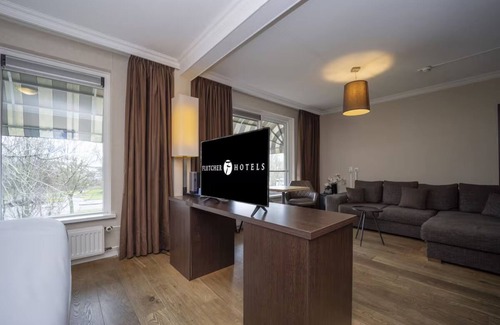 Edelstenenbuurt Hotel | Adventure Awaits: Free Breakfast, Parking & Outdoor Recreation Nearby