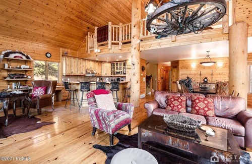 Aerie Cabin | Aerie Alcove Lodge with Private Hot Tub & Sauna!