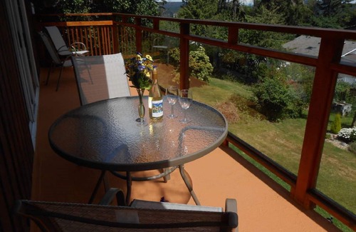 Salt Spring Island House | Aerie Sunrise House.close to Ganges. Harbor View