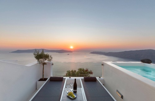 Imerovigli House | Aether Suite with hot tub and sea view by Caldera Houses