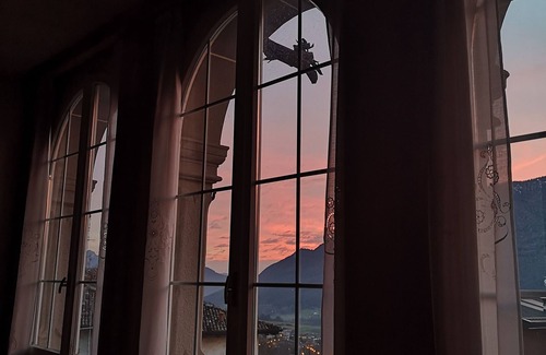 Cerete Alto House | Affascinante palazzo storico tra lago e montagna