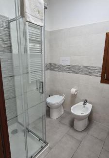 Adro House | Affittacamere Faet
