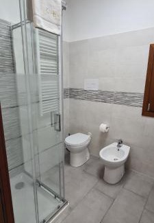 Adro House | Affittacamere Faet