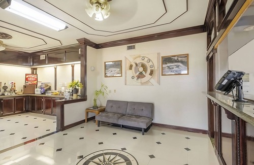 Three Rivers House | Affordability Meets Comfort! Pets Allowed, Free Parking, Onsite Dining!