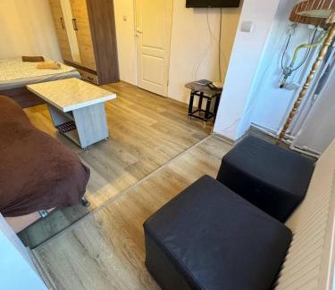 Hunedoara Apartment | Affordable apartment close to the castle
