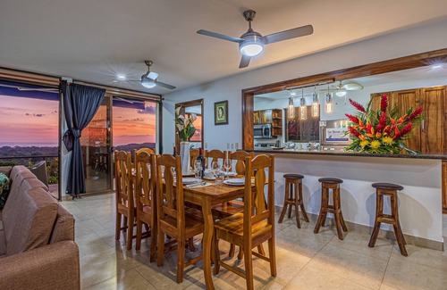 Uvita House | Affordable, Breathtaking Luxury! Private yet Close to Everything