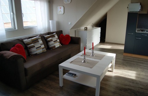 Grosefehn Apartment | Affordable chic apartment for 2 people