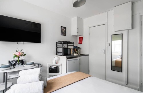 Southgate Apartment | Affordable En-Suite Studio Rooms in London, N14 4B