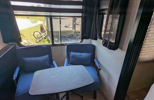 Foley House | Affordable family vacay. Pet friendly, cozy RV 30 minutes to beach
