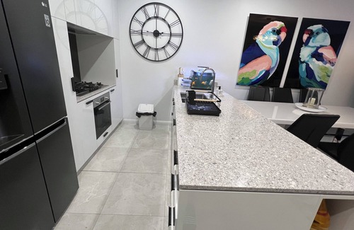 Zetland Apartment | Affordable luxury! 2 bedroom apartment in Mascot