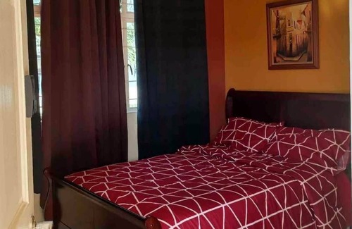 Saint Andrew House | ⭐️Affordable + Patio + Flat Screen🌟