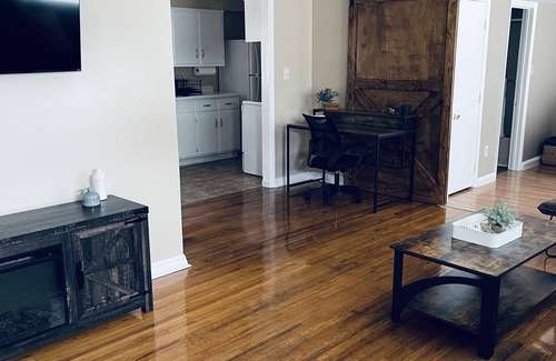 Florence House | Affordable & Spacious 4 BR home!