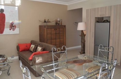 Durbanville Cottage | African Palm Cottage