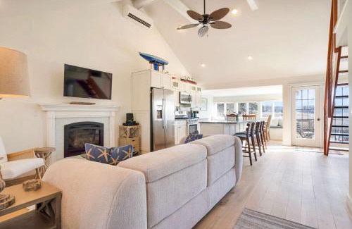 Wading River House | After Dune Delight: Steps to Beach