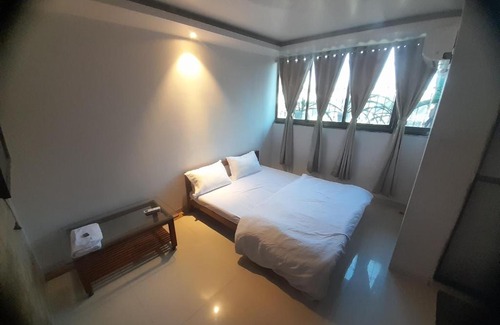 Chembur East Bed & Breakfast | AGRAWAL BHAVAN BUDGET Stay only for indians