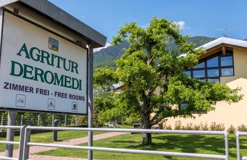 Cles Bed & Breakfast | Agritur Deromedi