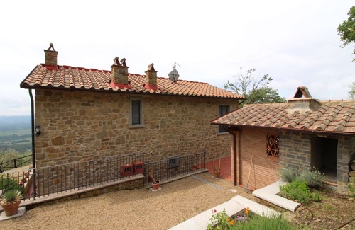 Loro Ciuffenna Villa | AGRITURISMO CA DI VESTRO - CA DI VESTRO