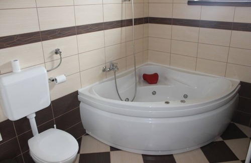 Leticani House | Agrotourism Vinia