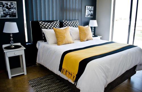 Aston Bay Apartment | Aguia-Vista Couples Haven, Views, Pool, Beach Walk