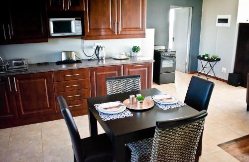 Aston Bay Apartment | Aguia-Vista Couples Haven, Views, Pool, Beach Walk