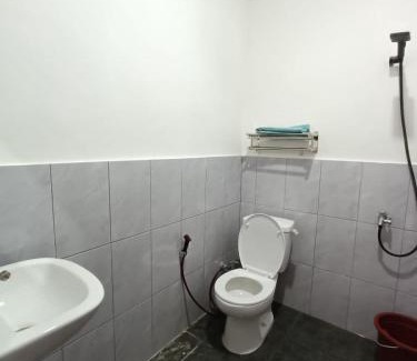 Sorong House | Agung Homestay And Foodie