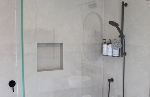 Mangawhai Cabin | Ahuru House a touch of Luxury