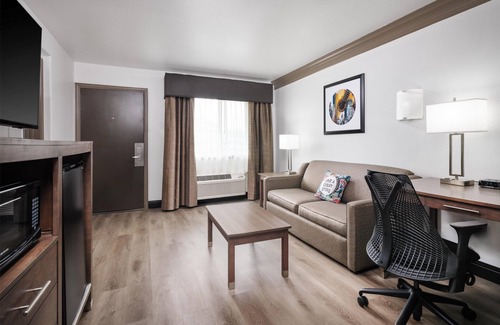 Greater South River City Hotel | Aiden Austin City Hotel