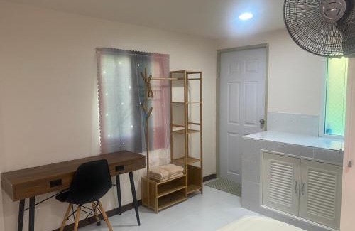 Hua Toei House | Aiem-Wilai Guesthouse