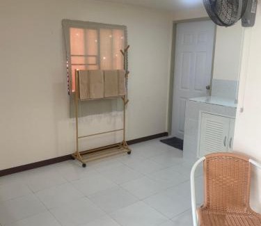 Hua Toei House | Aiem-Wilai Guesthouse