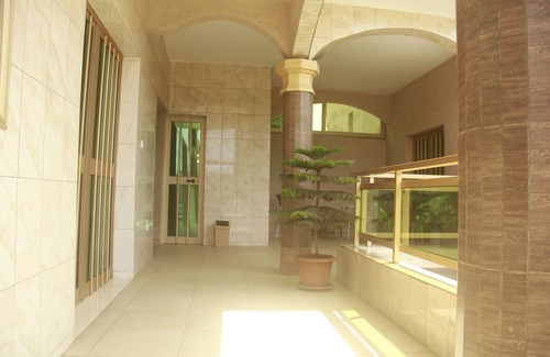 Lome Apartment | Air-conditioned 2-bedroom apartment with living room