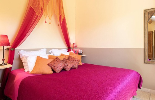 Grans Bed & Breakfast | Air-conditioned B&B Provence Quiet Countryside Swimming pool Private SPA