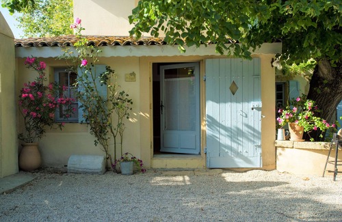 Grans Cottage | Air-conditioned B&B Provence Quiet Countryside Swimming pool Private SPA