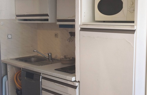 Gassin Apartment | air-conditioned enclosed private garden swimming pool parking wifi private estate near sea