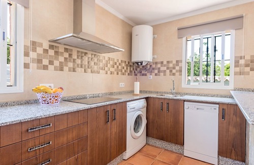 Zahora House | Air-Conditioned Home Close to the Beach with Pool, Terrace, Garden & Wi-Fi