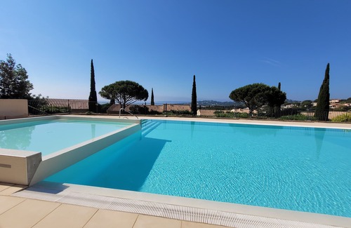 La Nartelle Apartment | Air-conditioned studio, terrace, garden, swimming pool, beach 300 metres Ste Maxime Var83