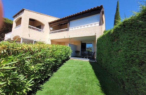 La Nartelle Apartment | Air-conditioned studio, terrace, garden, swimming pool, beach 300 metres Ste Maxime Var83