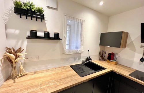 Seillans Apartment | Air-conditioned village house with video projector in the heart of Seillans