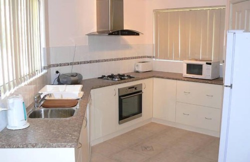 Wonthella House | Airconditioned Geraldton Luxury Retreat