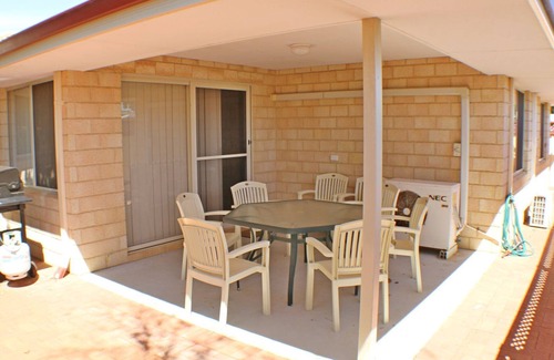 Wonthella House | Airconditioned Geraldton Luxury Retreat