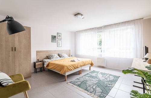 Moussy-le-Neuf Apartment | Airport CDG * FREE parking * Villepinte * Asterix