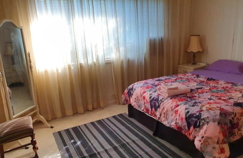 Cloverdale House | Airport HomeStay