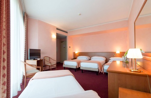 Cassinone Hotel | Airport Hotel