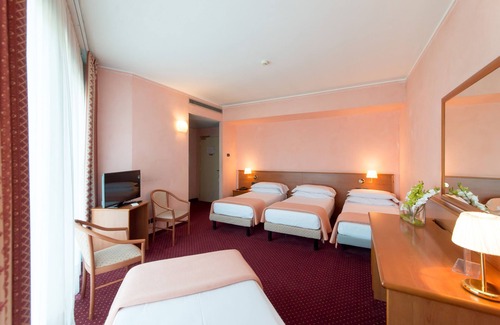 Cassinone Hotel | Airport Hotel