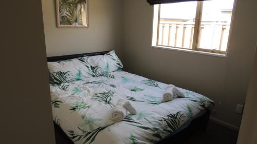 Northwood House | Airport, motorway, shopping handy