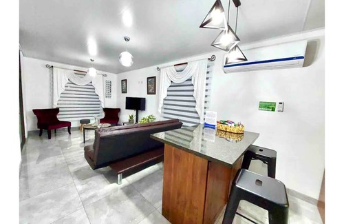 Desamparados Apartment | Airport residence 1 - Edward & Familia Inn, two bedns rB&B, A/C, full eqpd, BBQ